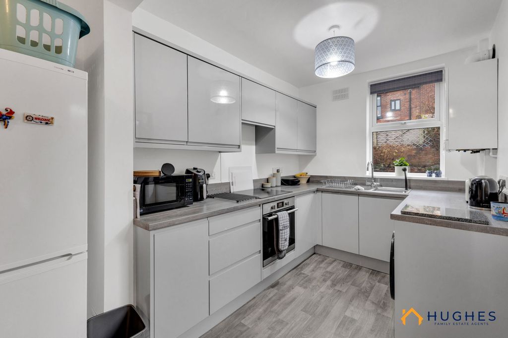 Property photo 2 of 21