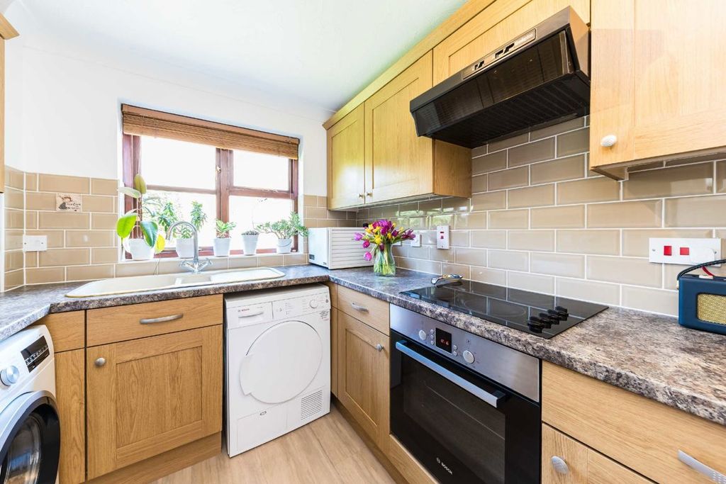 Property photo 2 of 5