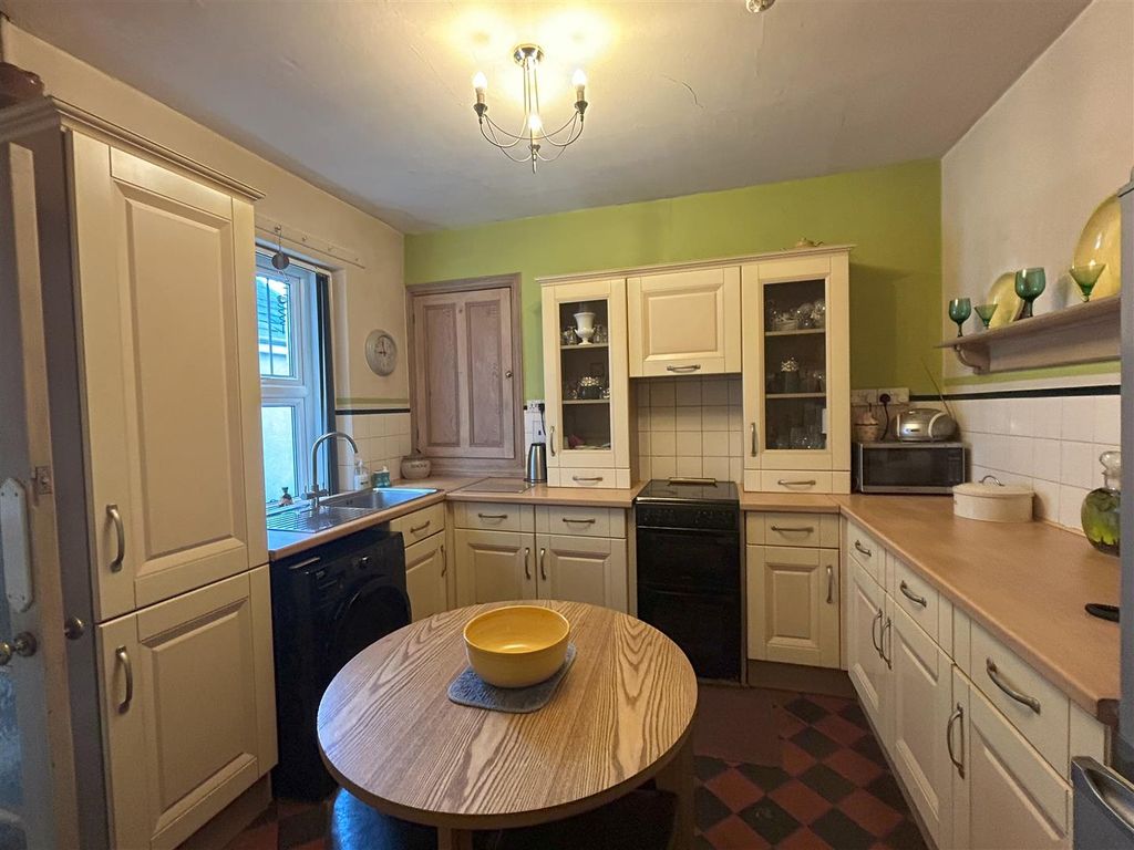 Property photo 3 of 25 Kitchen...Jpg