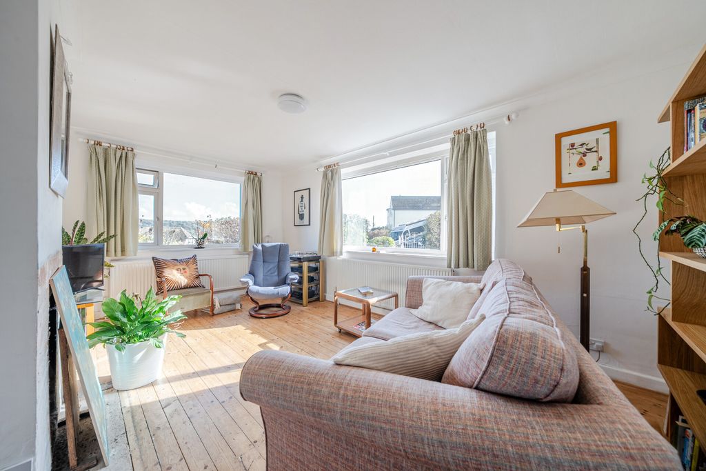 Property photo 2 of 21 1530592-19-1A13Ac...
