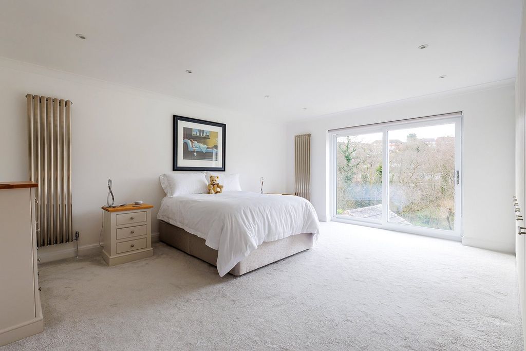 Additional image 13 of 5 bed detached house for saleWaterside Lane, Godalming, Surrey GU7