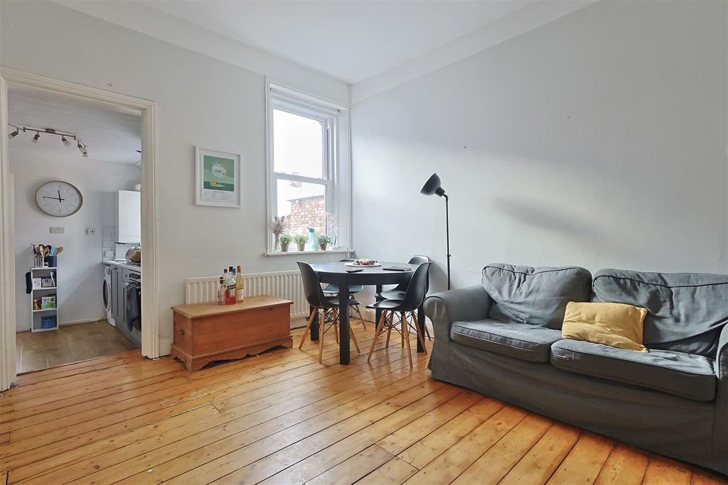 Property photo 1 of 19 Fcf7Bfc7-Bddd-46F8-98B2-1Fbf94F6A6Da_1_201_A.Jpeg