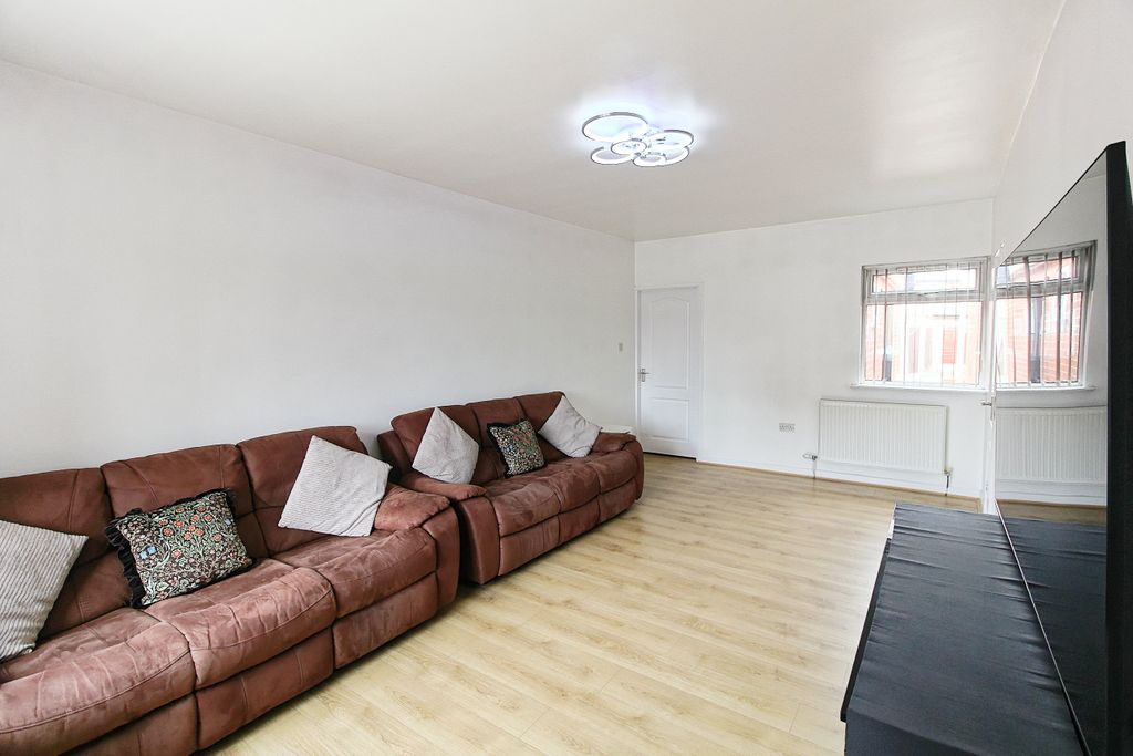 Property photo 2 of 23 Img_8053_Dxo