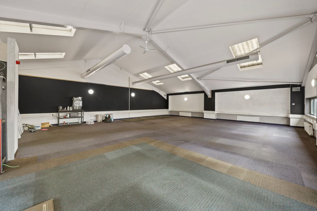 Property photo 2 of 6 Hi3A3649