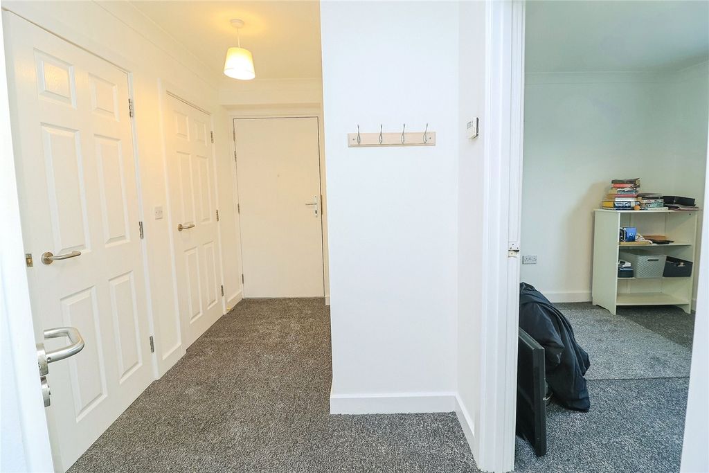 Property photo 2 of 18 Picture