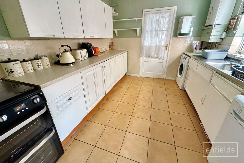 Property photo 3 of 14