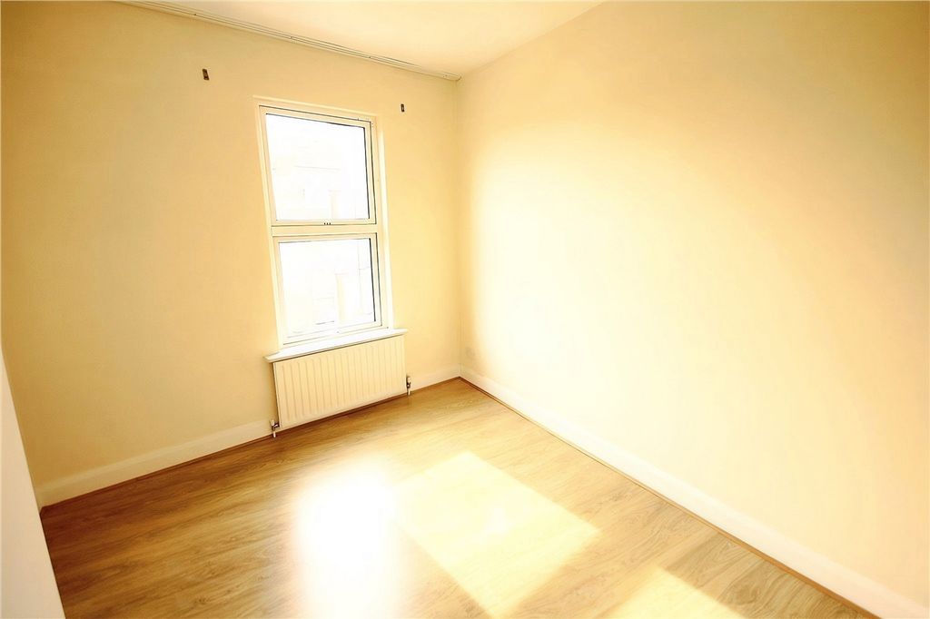 Property photo 3 of 5 Bedroom
