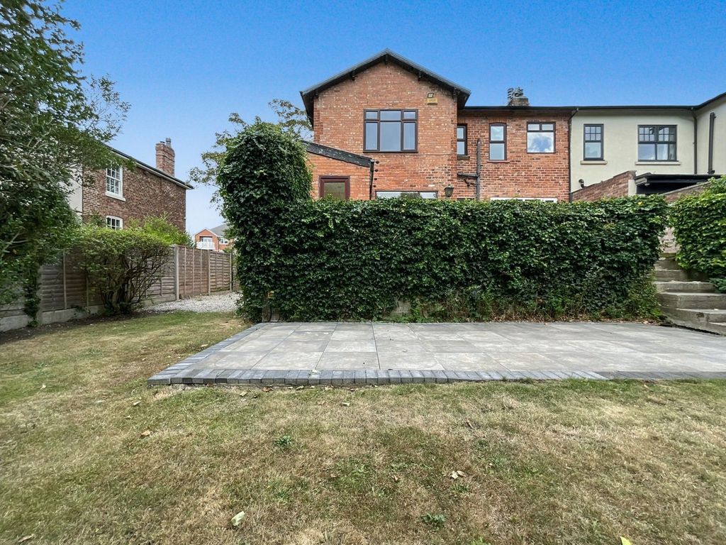 Property photo 2 of 31