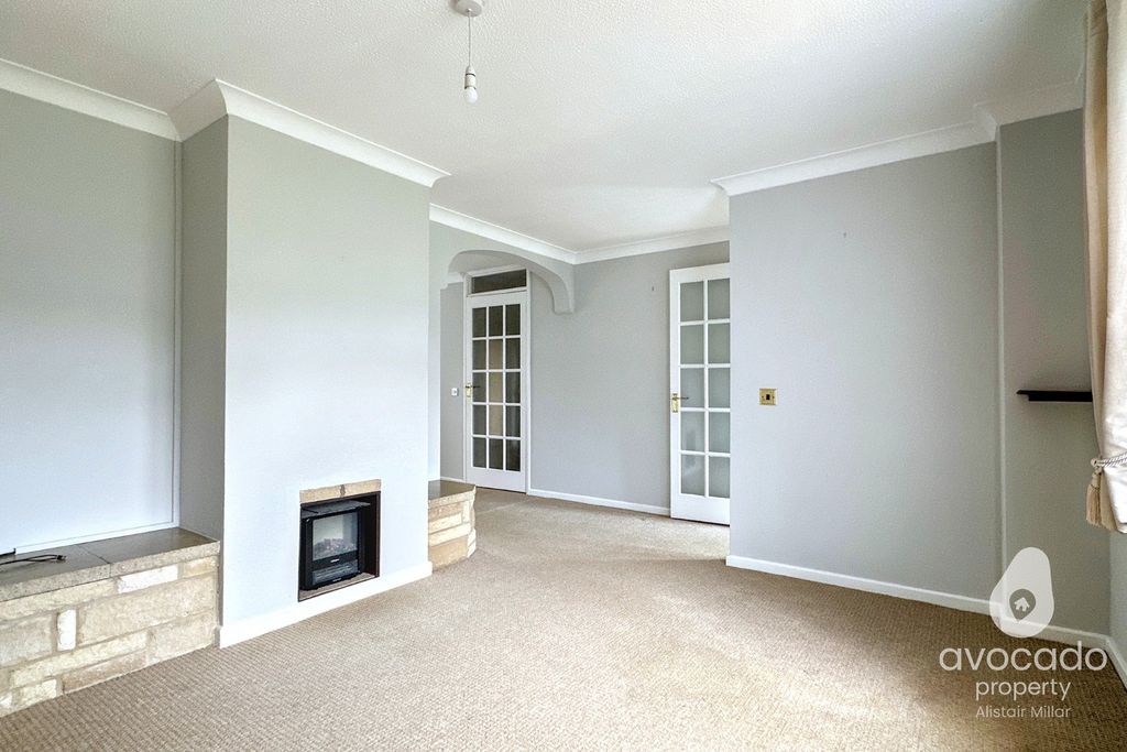 Property photo 2 of 13 4571131