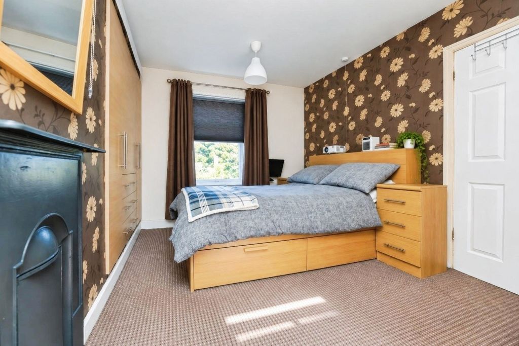 Property photo 3 of 17 Pbox-Img.Jpg