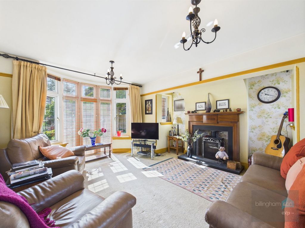 Property photo 3 of 28