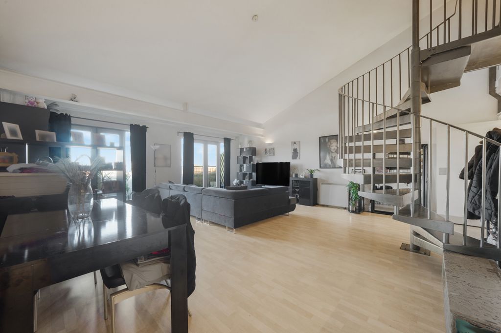 Property photo 1 of 17 Picture No. 13