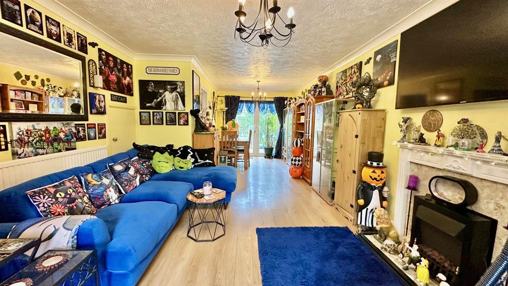 Property photo 2 of 28