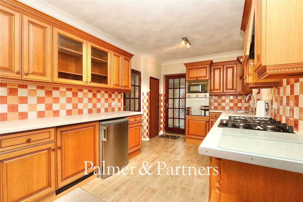 Property photo 2 of 29 Picture No. 02