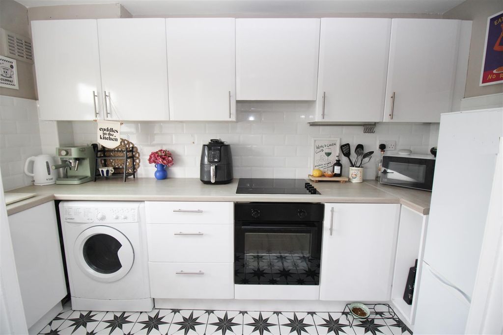 Property photo 2 of 7 Img_3036.Jpg