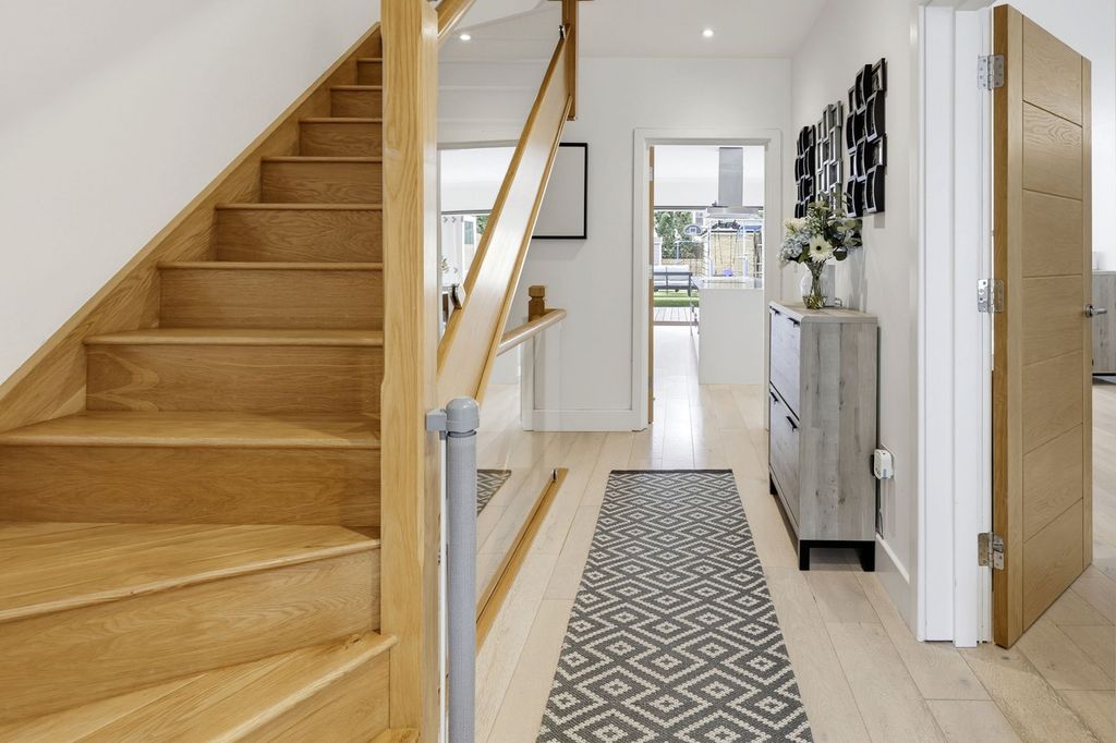 Property photo 2 of 33 Stairs