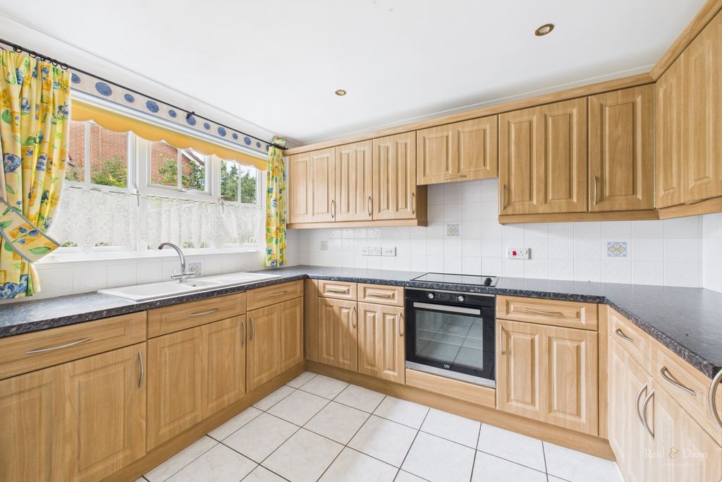 Property photo 2 of 24 1023-Hr-2.Jpg