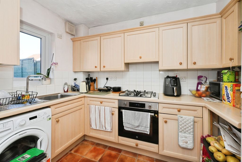 Property photo 2 of 16