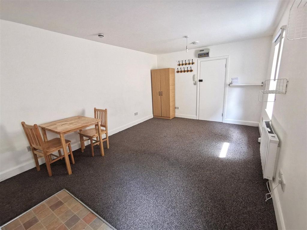 Property photo 2 of 5 Picture No. 05