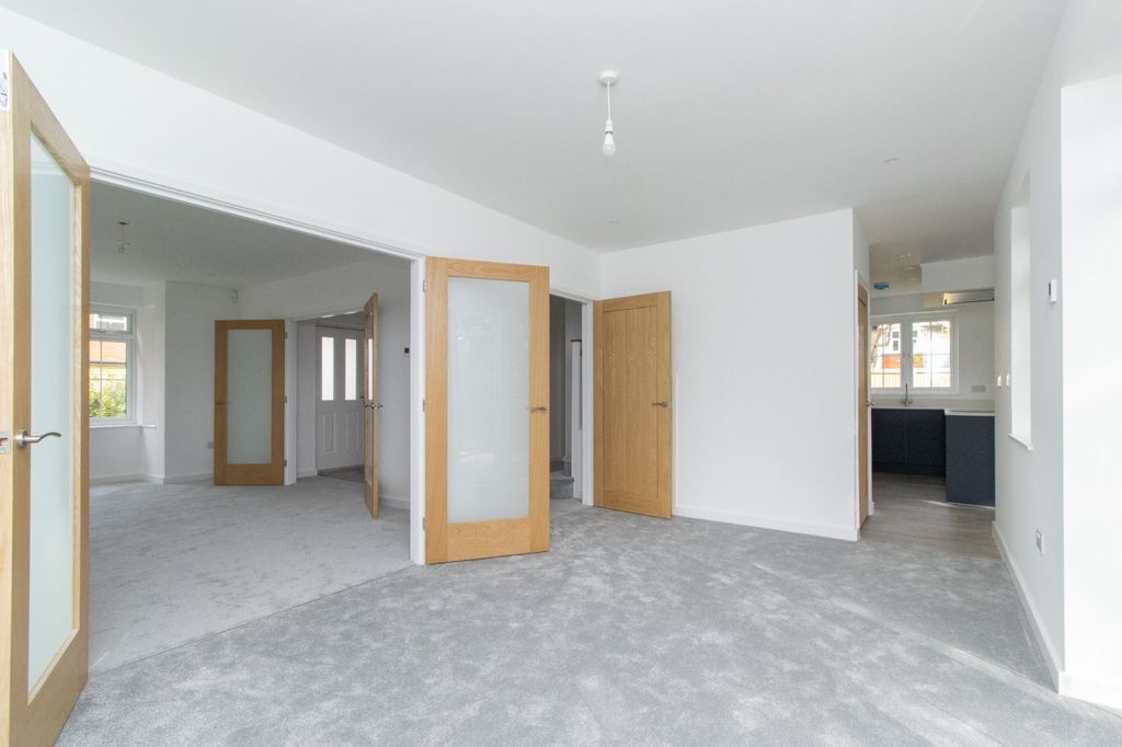 Property photo 3 of 25 Picture 3