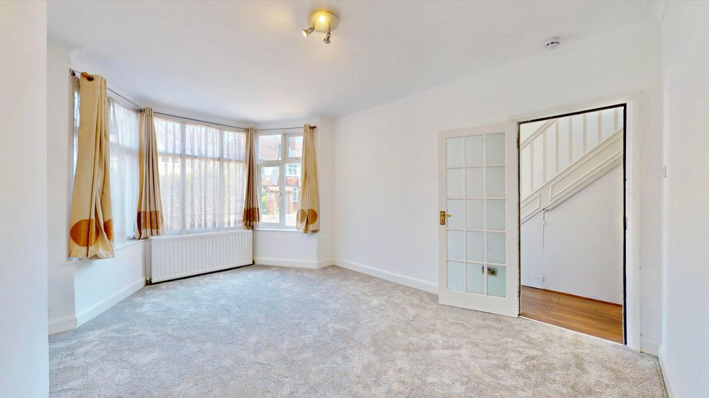 Property photo 3 of 23