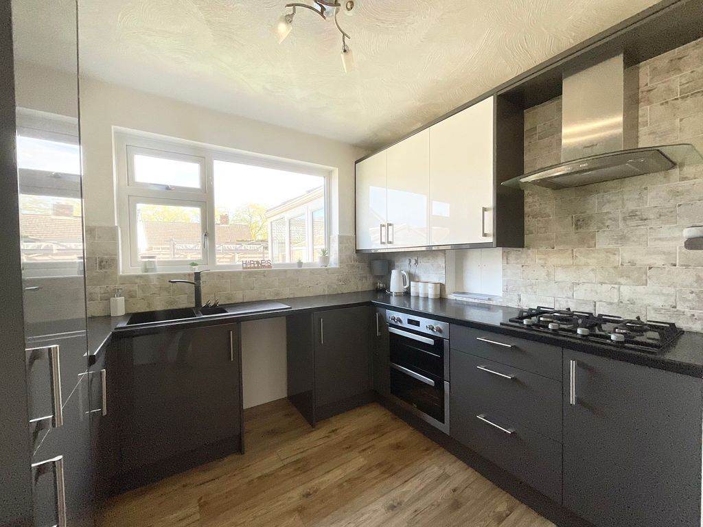 Property photo 3 of 25