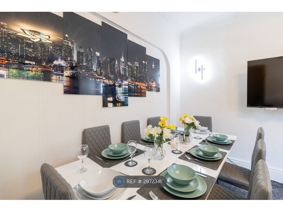 Property photo 3 of 25 Dining Area