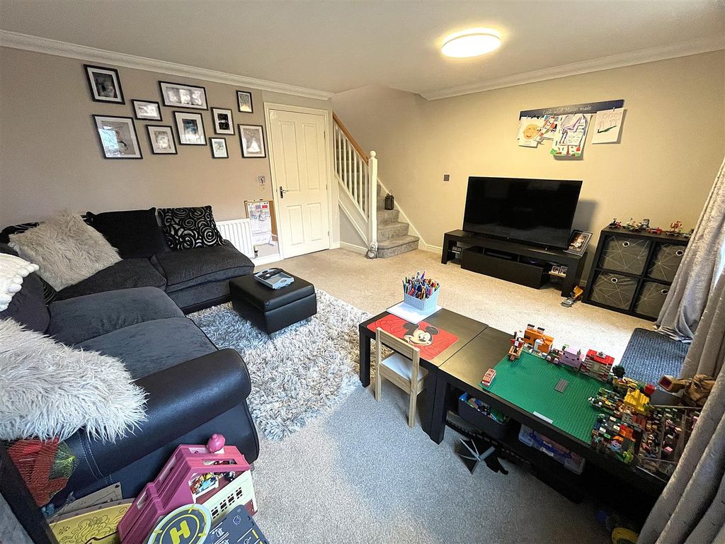 Property photo 3 of 21 Lounge