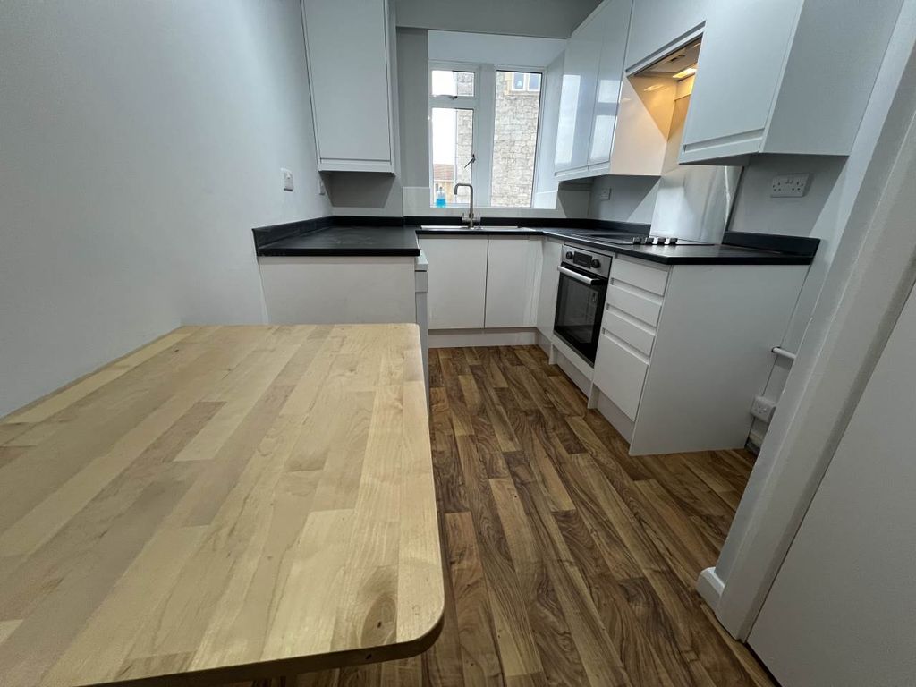 Property photo 2 of 12 Kitchen Diner