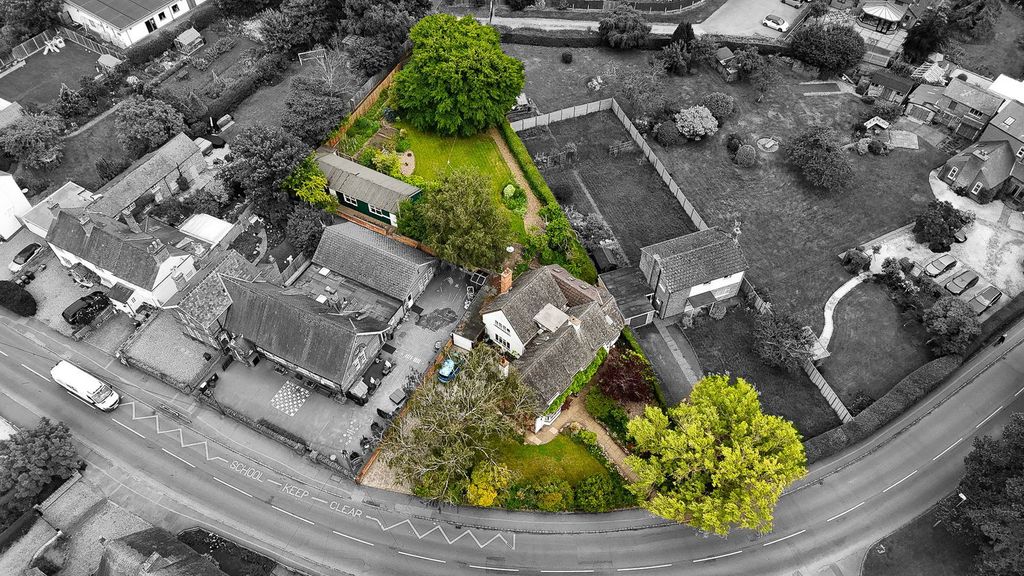 Property photo 2 of 37