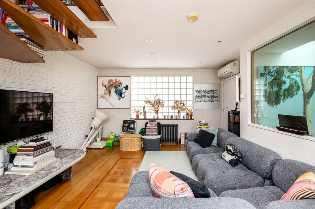 Property photo 2 of 24 1st Floor Reception