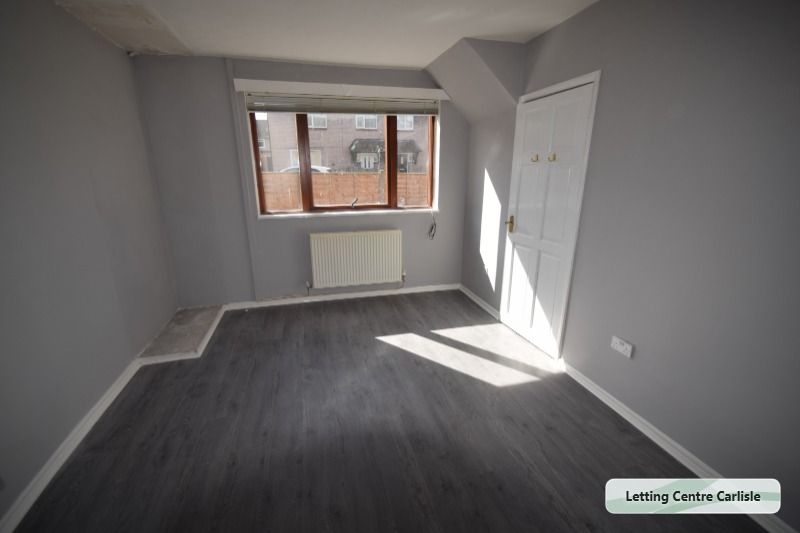 Property photo 3 of 8 Dining Room