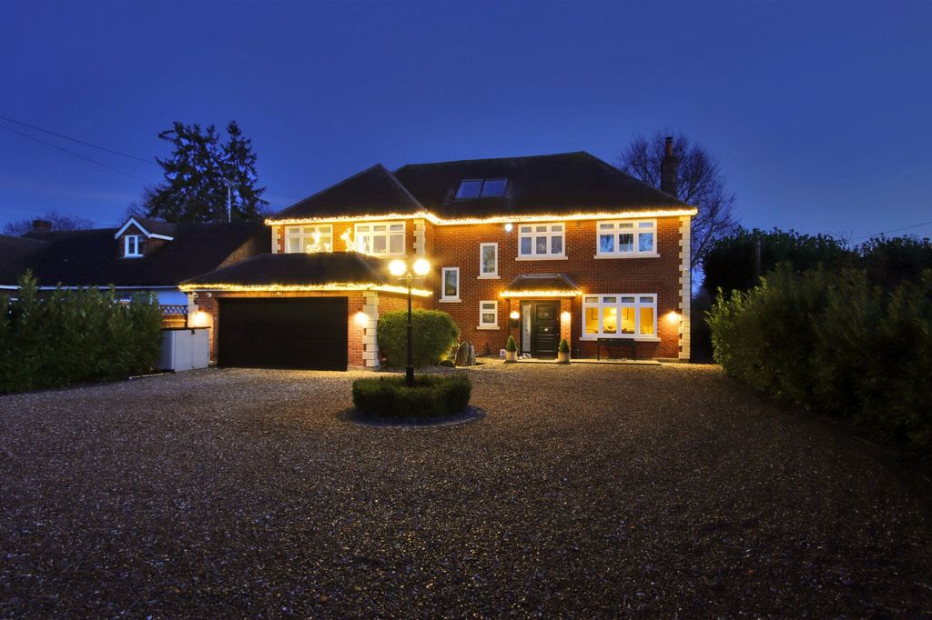 Property photo 2 of 34
