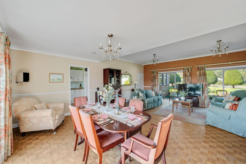 Property photo 3 of 33