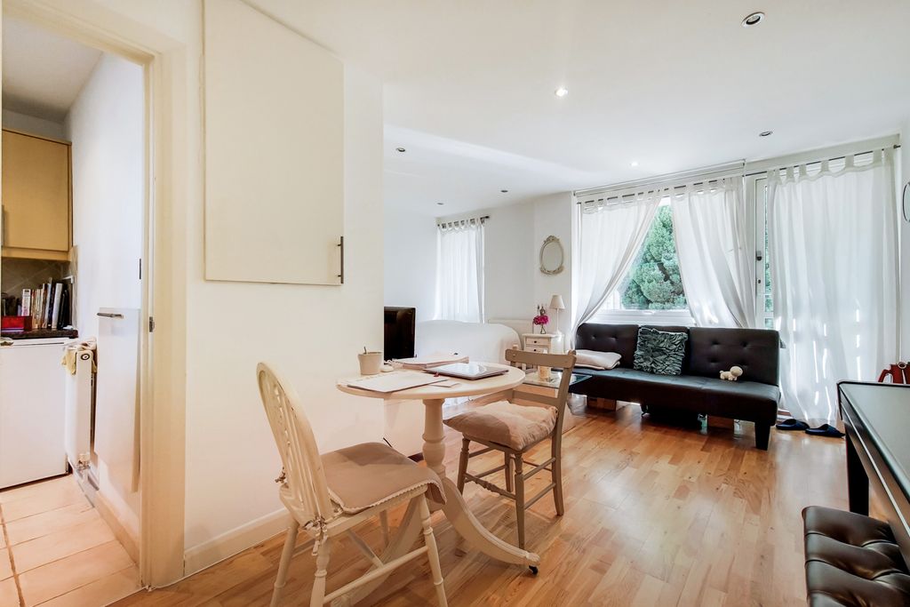 Property photo 1 of 8