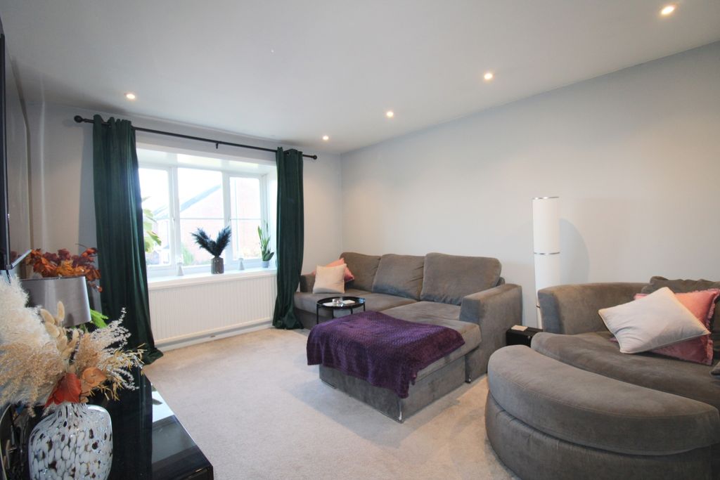 Property photo 3 of 7 Img_9155