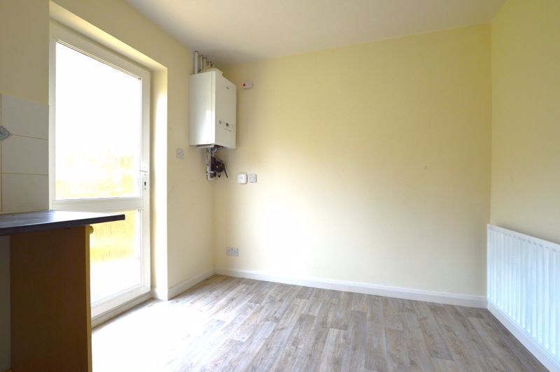 Property photo 3 of 8 Photo 7