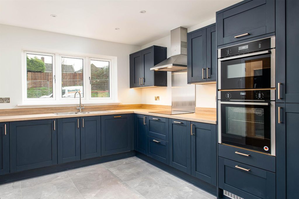 Property photo 2 of 18 Plot_11_Kitchen_2.Jpg