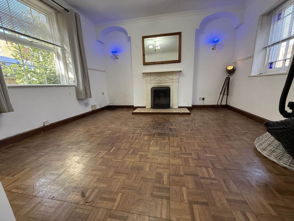 Property photo 3 of 7 Lounge (Now Carpeted)