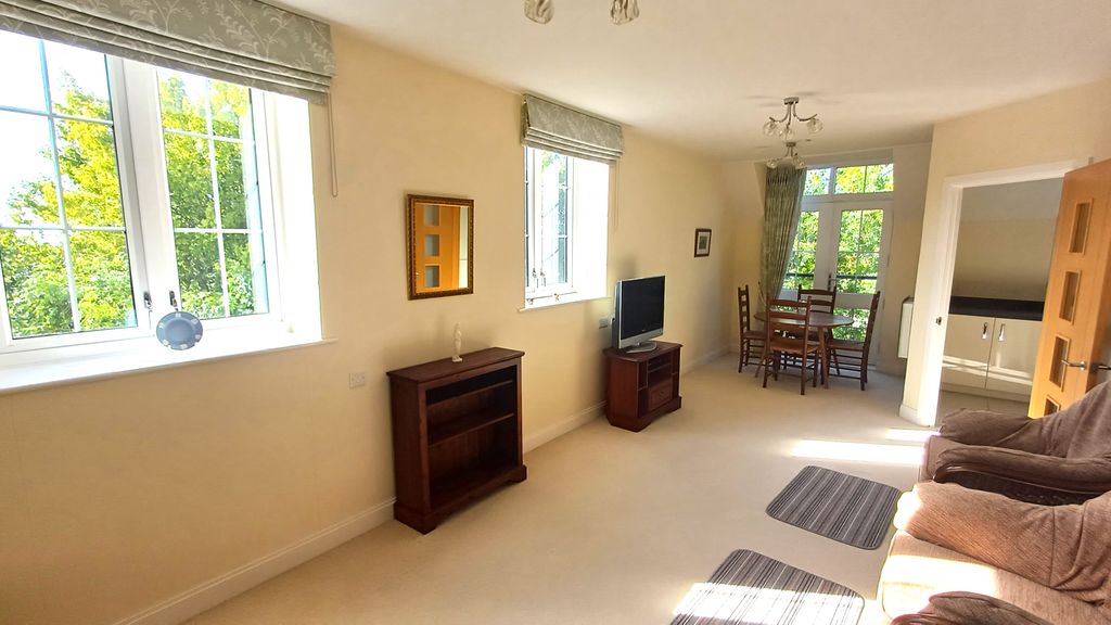 Property photo 2 of 19