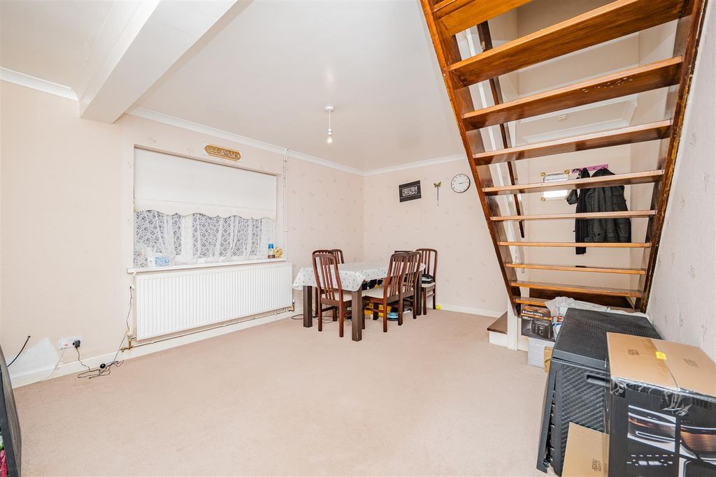 Property photo 3 of 24 P1399102.Jpg