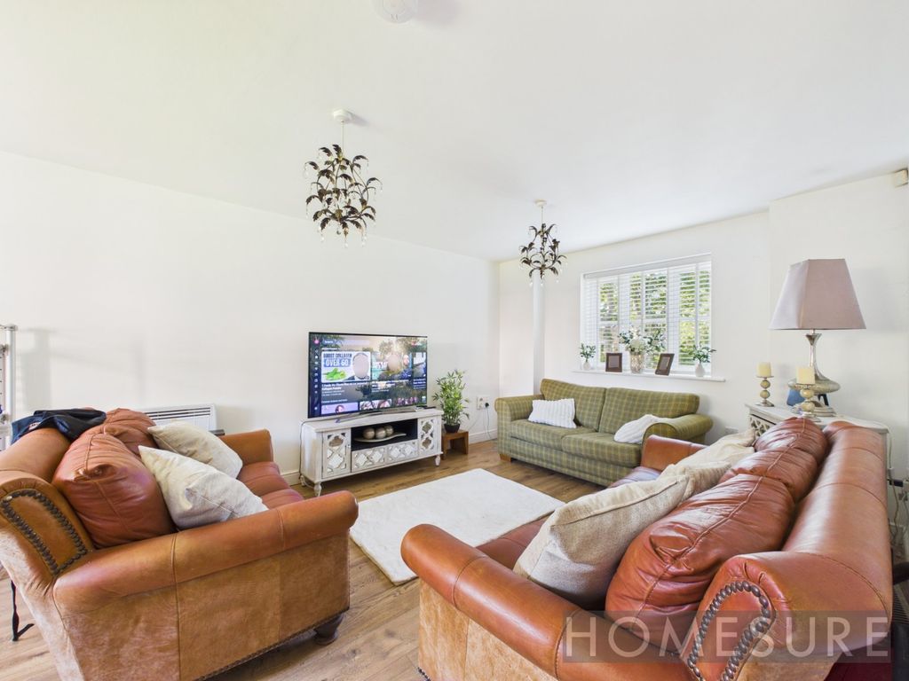 Property photo 2 of 14 Picture No. 17