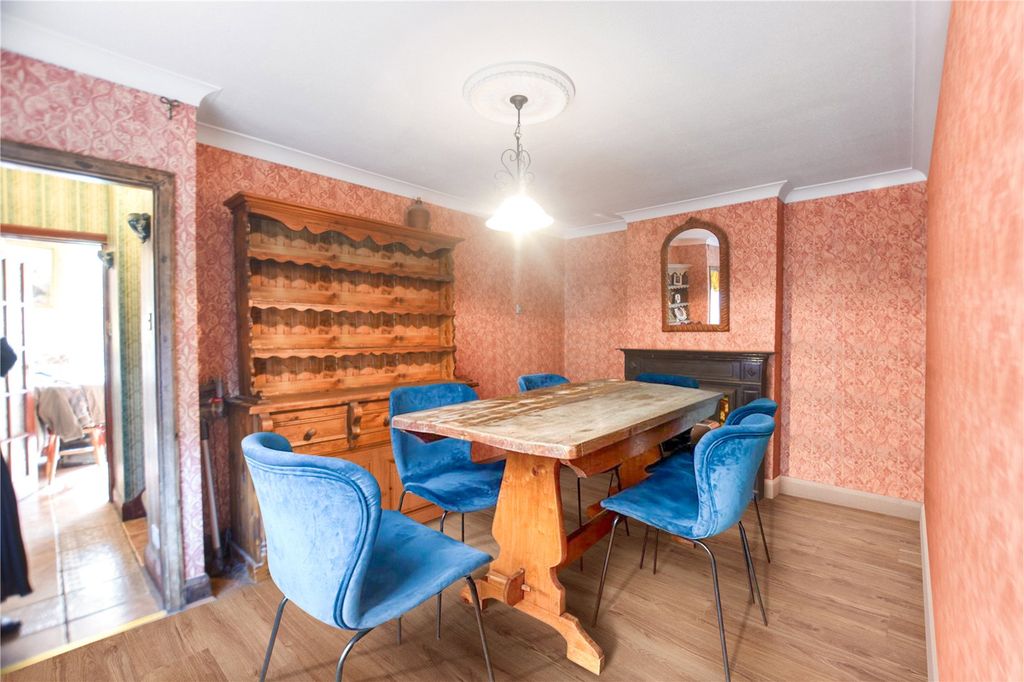 Property photo 3 of 10 Dining Room