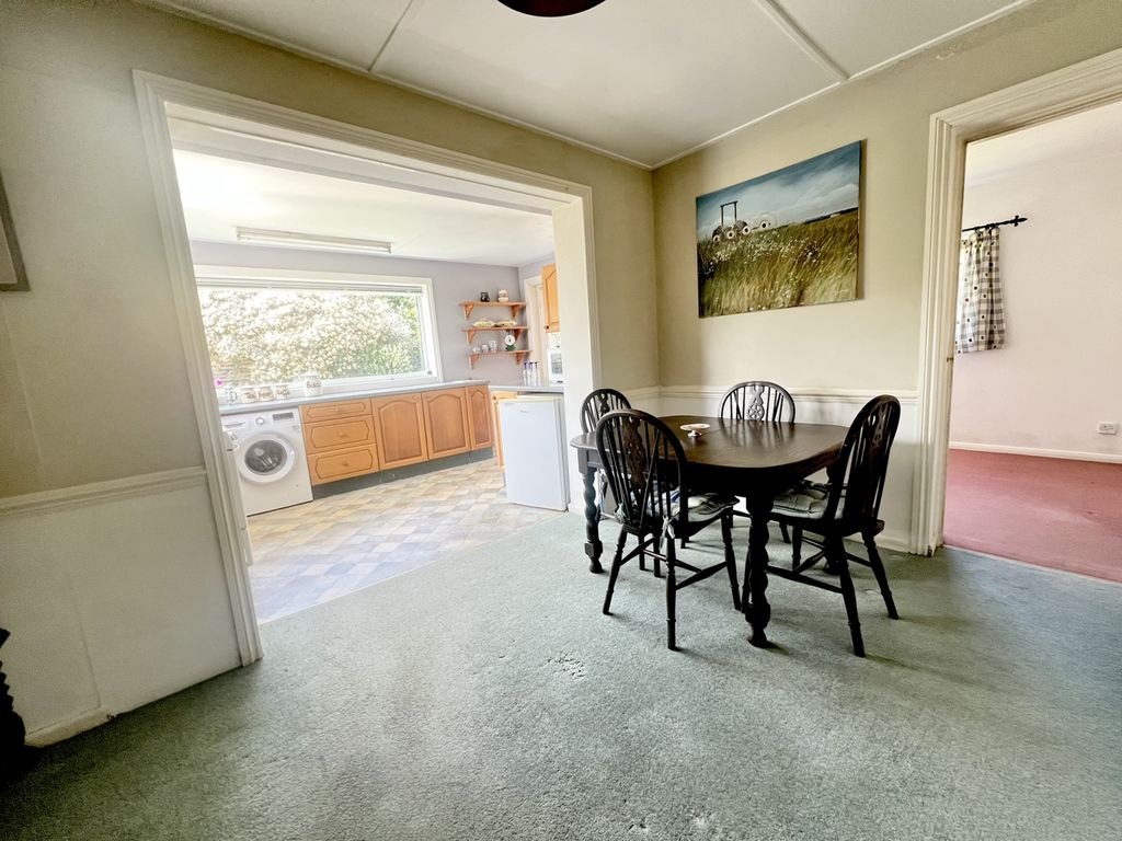 Property photo 3 of 12 Gallery