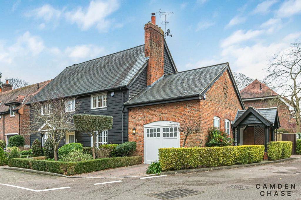 Property photo 2 of 31