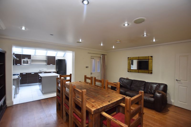 Property photo 3 of 18 Photo 6