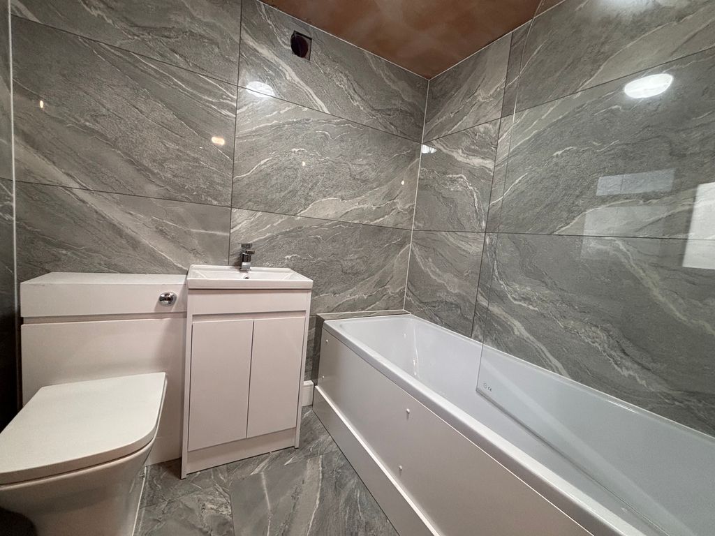 Property photo 3 of 11 Downstairs Family Bathroom