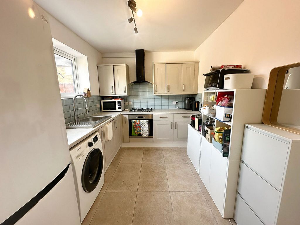 Property photo 2 of 21