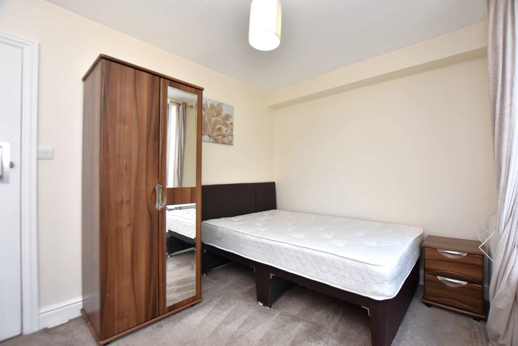 Property photo 3 of 11 2