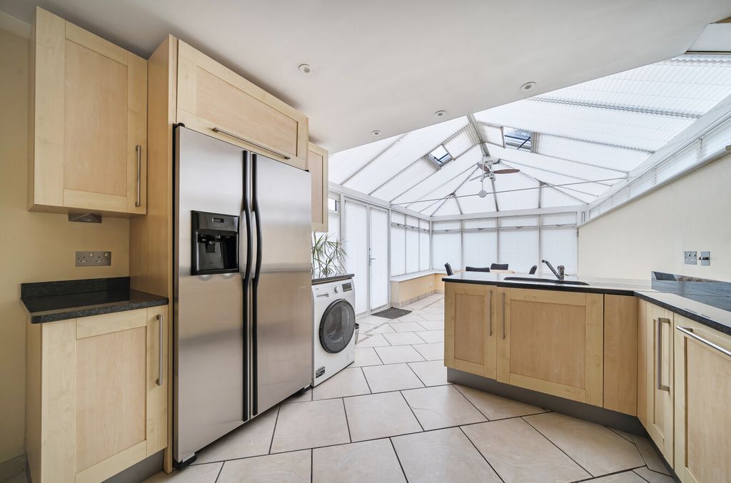 Property photo 3 of 28 Picture 3